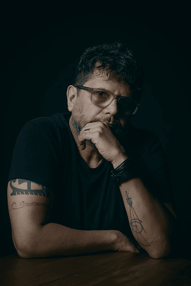 Caê Guimarães
